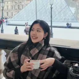 Vi Phan | Travel & Lifestyle