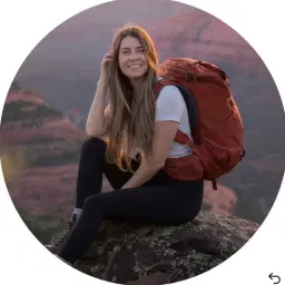 Nicole Pang 🌵 USA Travel + Solo Hiking + Vanlife