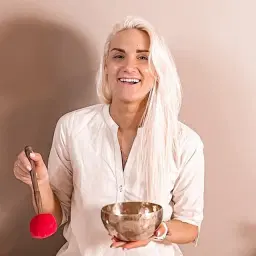 Ieva Simtniece / Yoga Teacher / Online Classes
