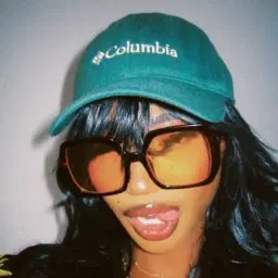 C L A Ï R E 🦋