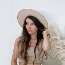 Vanessa Calvert