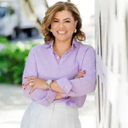 Miami Real Estate Agent  | Luz V Abreu