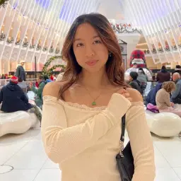 LANA NGUYỄN
