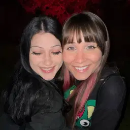 ♡ sara + claire ♡