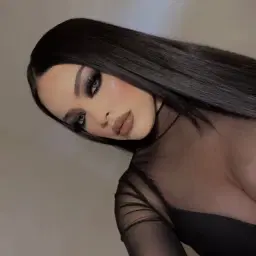 𝑷 𝒂 𝒐 𝒍 𝒂 𝑬 𝒔 𝒕 𝒓 𝒂 𝒅 𝒂 .