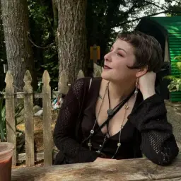 Iris Cole