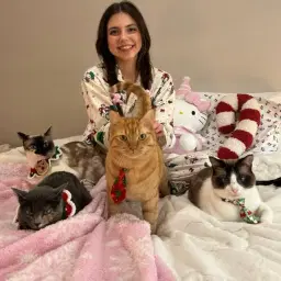 madeline & the fruit cats 🍑🎃🥥🍒