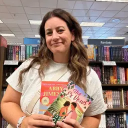 Meggie • books & life