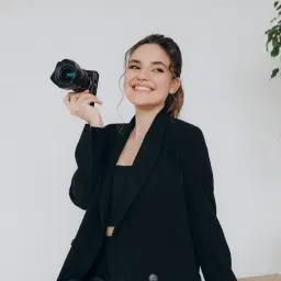 Daria Rudenko | Social Media Manager | UGC Creator | Los Angeles