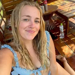 Marissa🌞Solo Female Travel