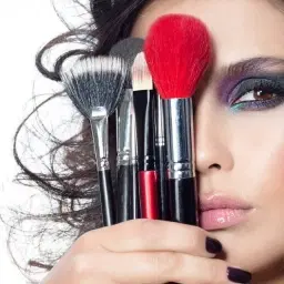 Esencia Maquillada