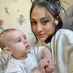 Ashlee & Charlotte Simone