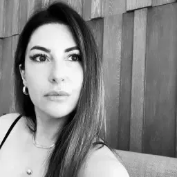 Nagmeh ”Nina” Hamidian | Skin & Wellness | Aesthetician 15+ yrs