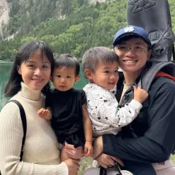 🤷🏻‍♂️CY 💁🏻‍♀️KQ 👦🏻Chris 👶🏻Charlie